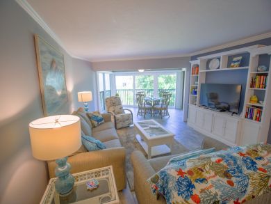Two Bedroom Condo with Beach Access and Sleeps 6